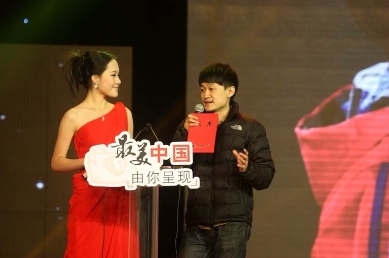 Ů�����˲ɷ�һ�Ƚ����߼��ֶ���ѧԺ�Ϲٸ���