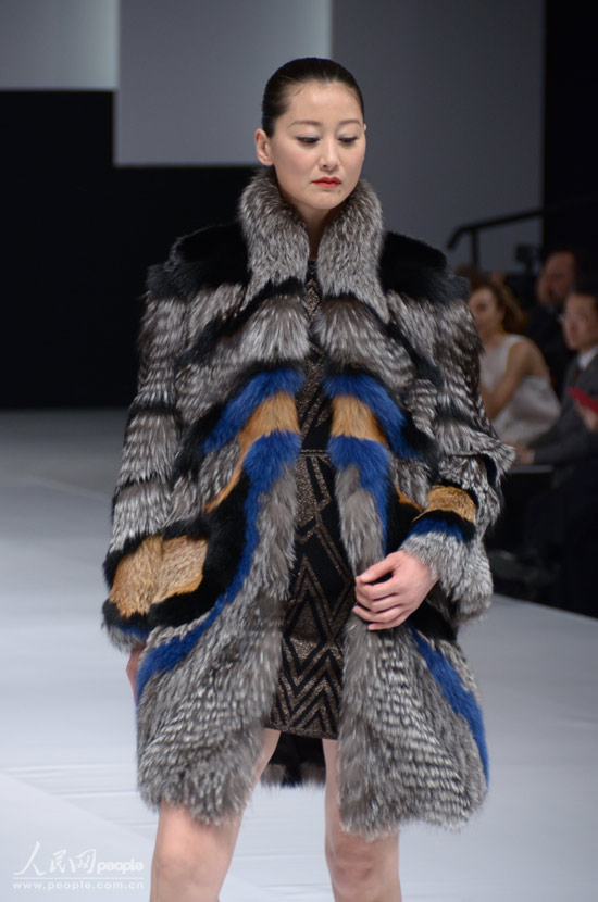 ģ��չʾʱװ��