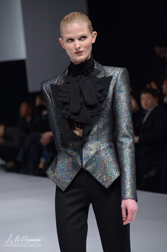 ģ��չʾʱװ��