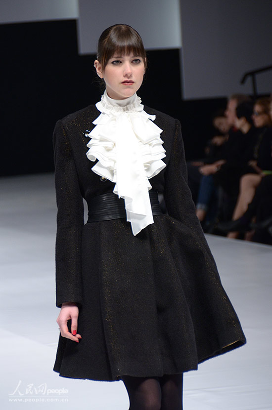 ģ��չʾʱװ��