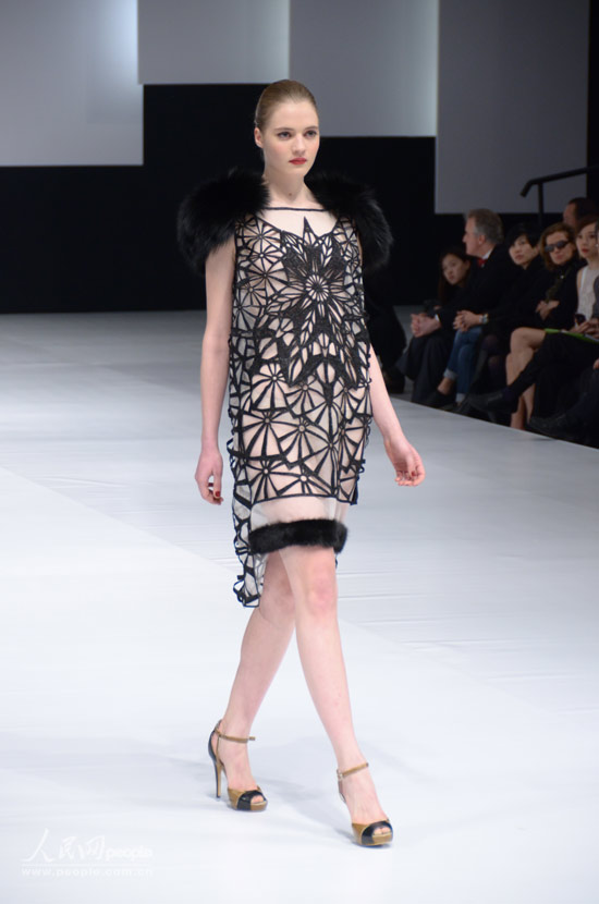 ģ��չʾʱװ��