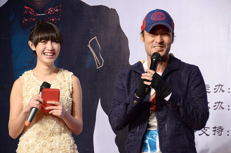 ������ף����