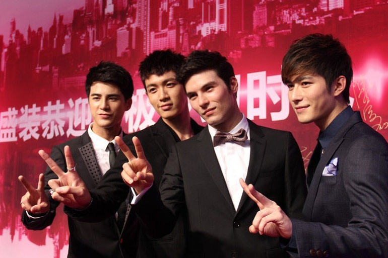 ��λ�����ݿ��𶫡���С������ѧ�������������̺