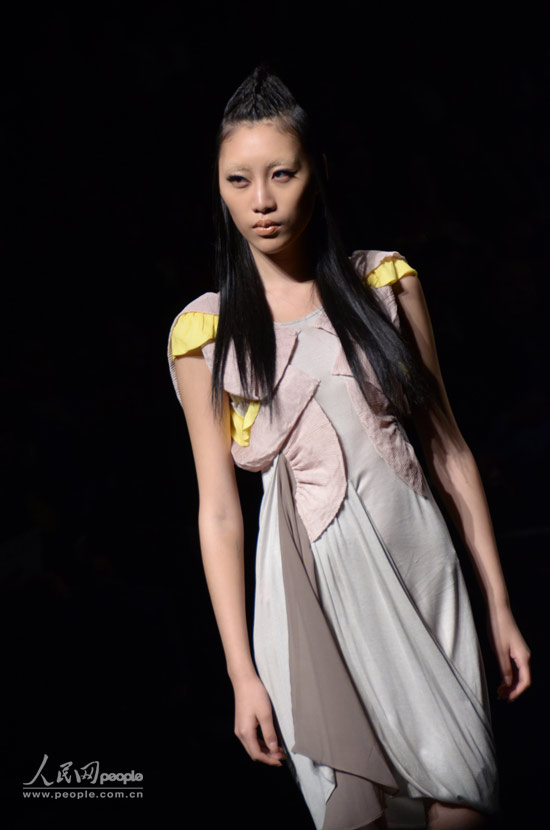 ģ����������ʦʱװ������������ �Ը� ��