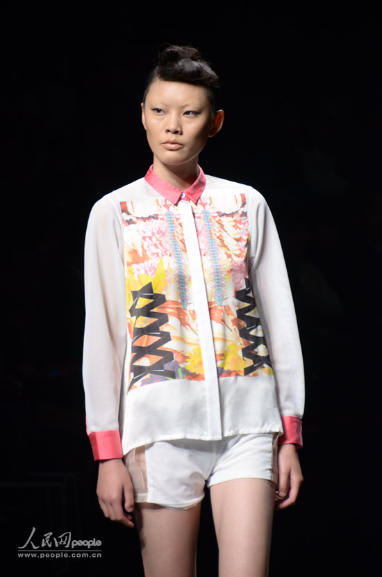 ģ����������ʦʱװ������������ �Ը� ��