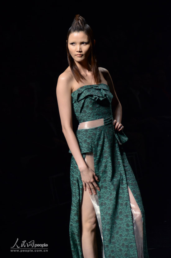 ��ģĪ��������������ʦʱװ������������ �Ը� ��