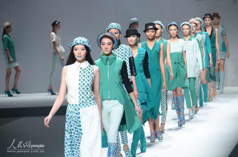 ģ��չʾʱװ������������ �Ը� ��