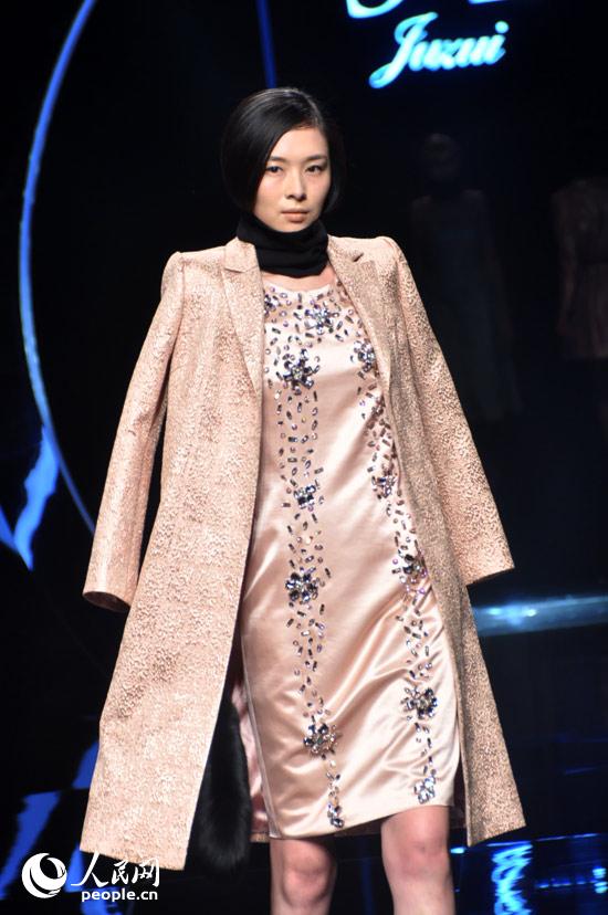 ģ��չʾʱװ������������ �Ը� ��