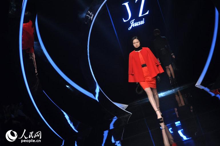 ģ��չʾʱװ������������ �Ը� ��