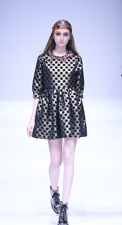 ģ��չʾʱװ������������ �ڿ� ��