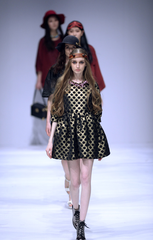 ģ��չʾʱװ������������ �ڿ� ��