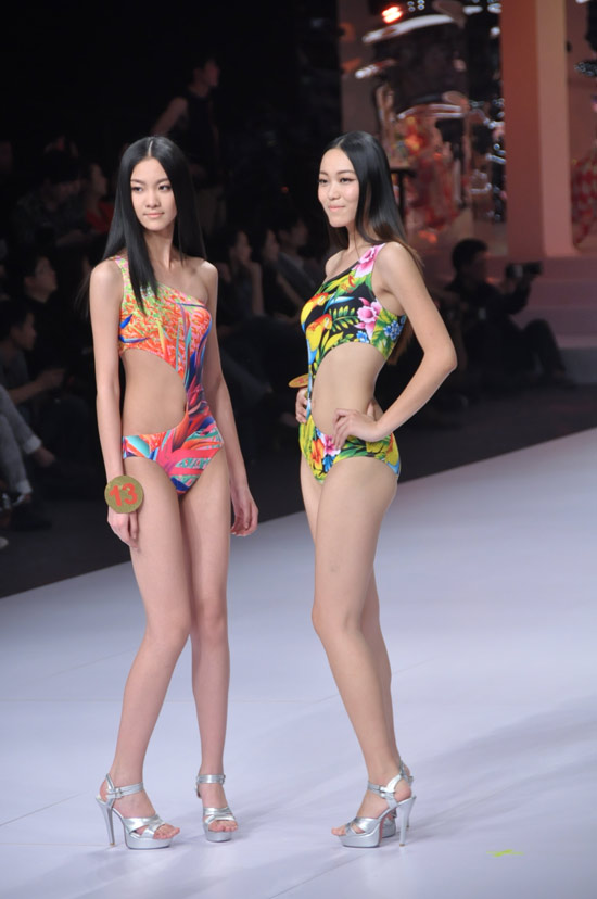 Ӿװչʾ������������ �Ը� ��