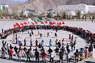 西藏学生表白西藏民主改革60周年