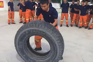 新疆森林消防總隊烏蘇大隊消防員的一天