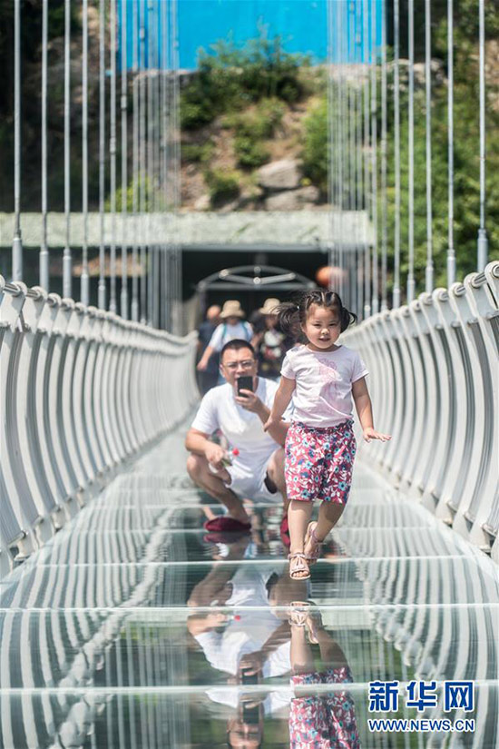 8��25�գ��ο��ڴ����ɽ��ˮ�������档�»��緢�������㣩