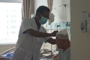  Chad student Hamid: A "foreign doctor" came to the hospital