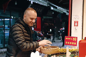  Jordanian businessman: This year, he is also celebrating the Spring Festival in China