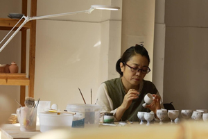 日本陶艺师高柳绫绪：我在景德镇做陶瓷