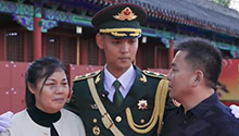 看哭了！今年国庆天安门升旗有段感人幕后