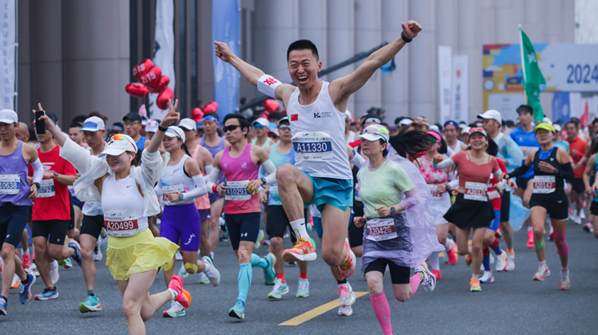                           100                                      “镜”彩中国                                                                          创作单位                                            深圳美术馆、新华社中国图片社                                                                    作品类型                                            平面                                    