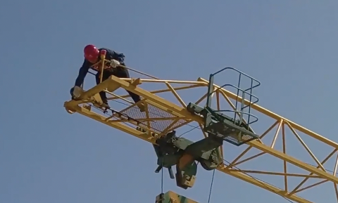 【人民映像】吉克达富：攀登不止！奔向幸福的“山里娃”