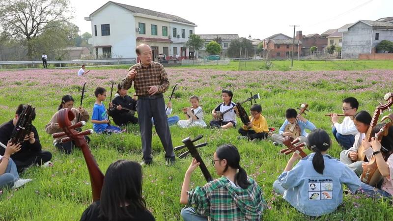 【人民映像】李舒尤：用音樂為留守兒童的青春賦彩