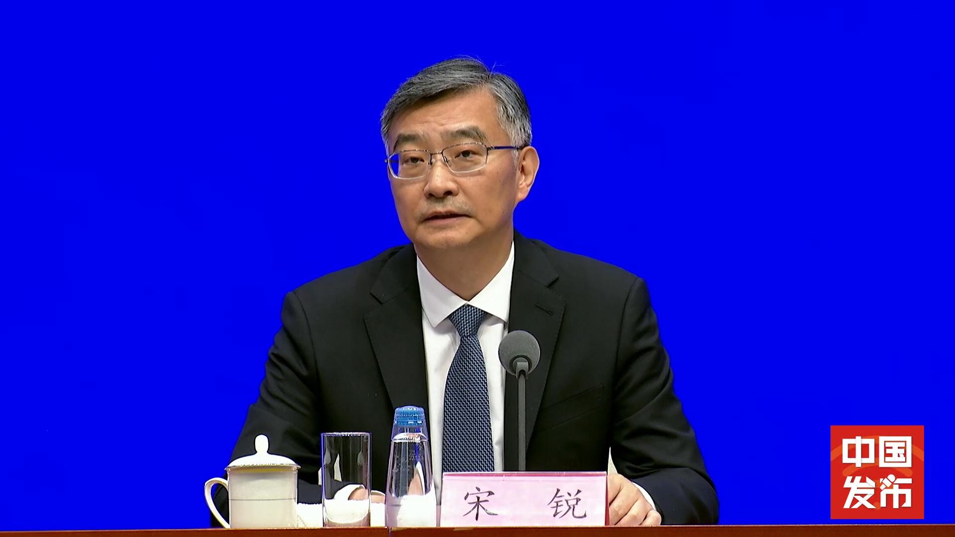 自2021年3月以来，全国人大及其常委会制定法律35件、修改法律62件次
